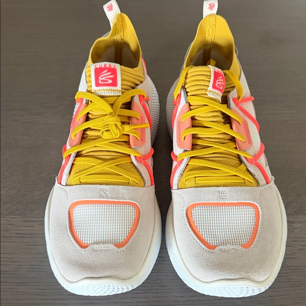 Brand new under Armour Curry runners